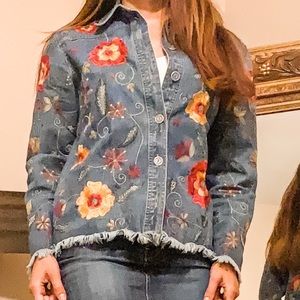 !!!!!!SOLD!!!!!Chico’s denim jacket size 0 SOLD